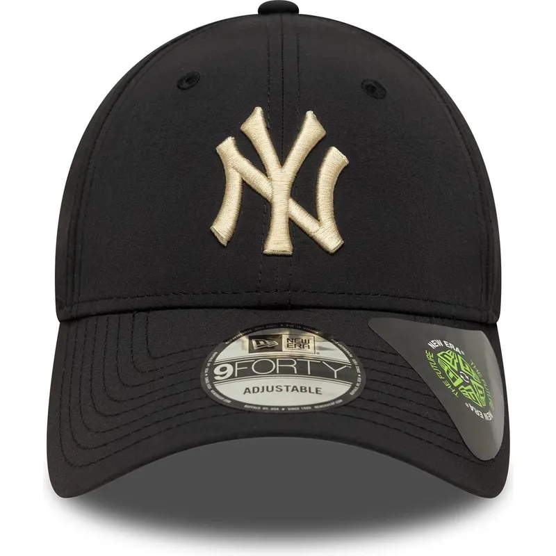 svart-bojd-justerbar-keps-med-beige-logotyp-9forty-recycled-fran-new-york-yankees-mlb-av-new-era