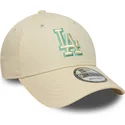 beige-justerbar-bojd-keps-med-gront-los-angeles-dodgers-mlb-9forty-team-outline-logo-fran-new-era
