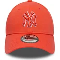 bojd-orange-justerbar-keps-med-orange-logotyp-9forty-team-outline-fran-new-york-yankees-mlb-av-new-era