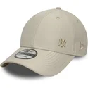 beige-justerbar-bojd-keps-9forty-tonal-flawless-new-york-yankees-mlb-fran-new-era