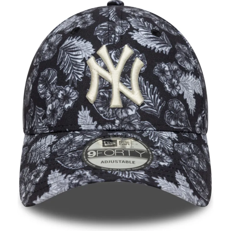 svart-justerbar-kurvad-keps-9forty-all-over-print-fran-new-york-yankees-mlb-av-new-era