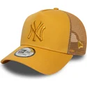 gul-trucker-keps-med-gul-logotyp-a-frame-league-essential-fran-new-york-yankees-mlb-av-new-era