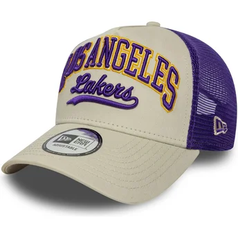 Beige och lila Los Angeles Lakers NBA E Frame Script truckerkeps från New Era
