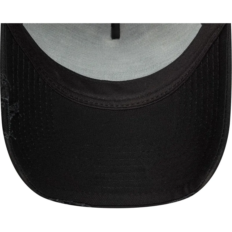 svart-trucker-keps-a-frame-oval-distress-patch-fran-new-era