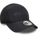 new-era-justerbar-svart-bojd-runner-tech-keps