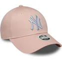 rosa-justerbar-bojd-keps-for-kvinnor-med-vitt-logo-9forty-league-essential-av-new-york-yankees-mlb-fran-new-era