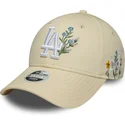 beige-justerbar-kurvkeps-for-kvinnor-9forty-floral-icon-los-angeles-dodgers-mlb-fran-new-era