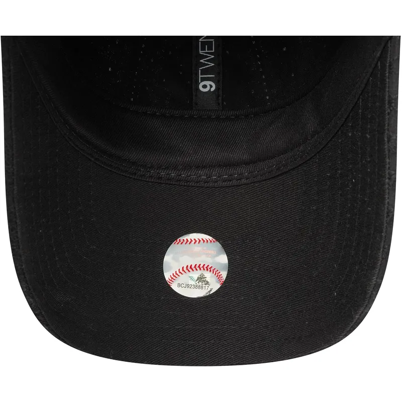 svart-bojd-justerbar-keps-for-dam-med-svart-logotyp-9twenty-broderie-fran-new-york-yankees-mlb-av-new-era