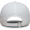 vit-justerbar-kurvad-keps-for-dam-med-vit-logotyp-9twenty-broderie-fran-new-york-yankees-mlb-av-new-era