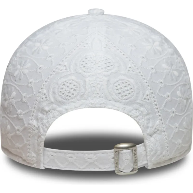 vit-justerbar-kurvad-keps-for-dam-med-vit-logotyp-9twenty-broderie-fran-new-york-yankees-mlb-av-new-era