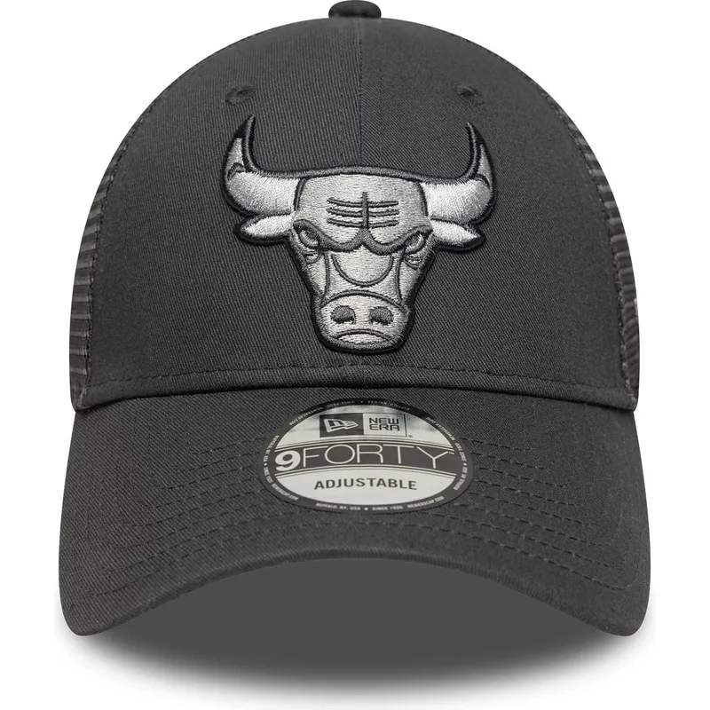 justerbar-gra-truckerkeps-med-gra-logga-9forty-chicago-bulls-nba-fran-new-era