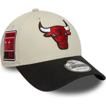 Chicago Bulls NBA 9FORTY Contrast Patch justerbar beige och svart kurvad keps från New Era