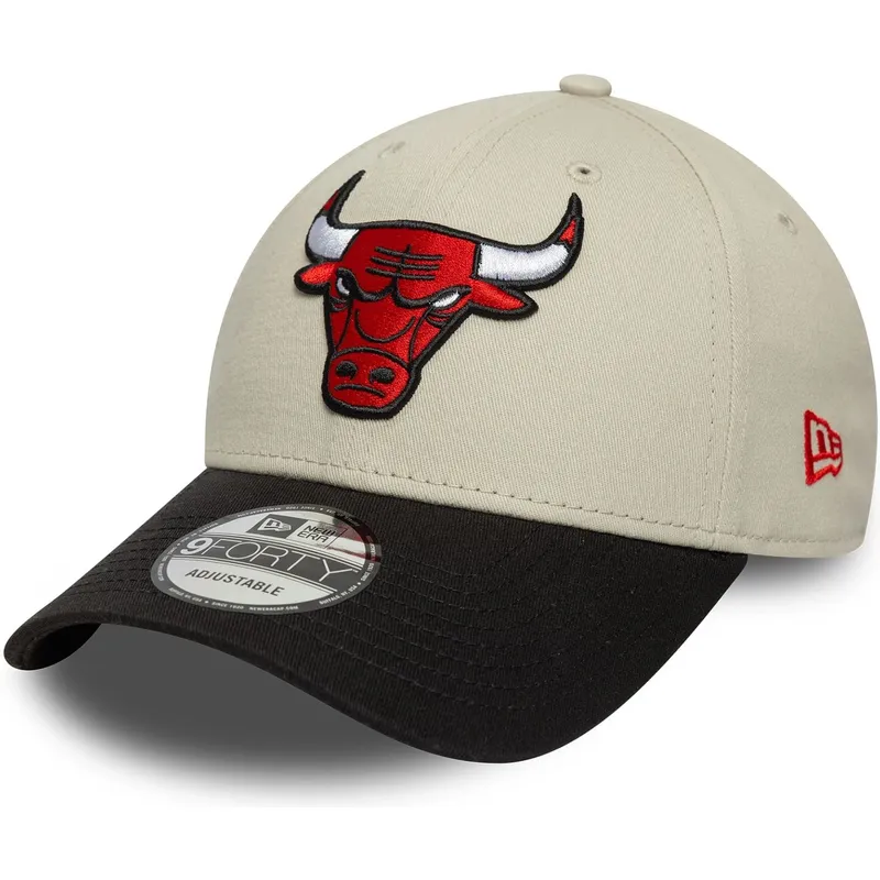 bojd-beige-och-svart-justerbar-keps-9forty-contrast-patch-fran-chicago-bulls-nba-av-new-era