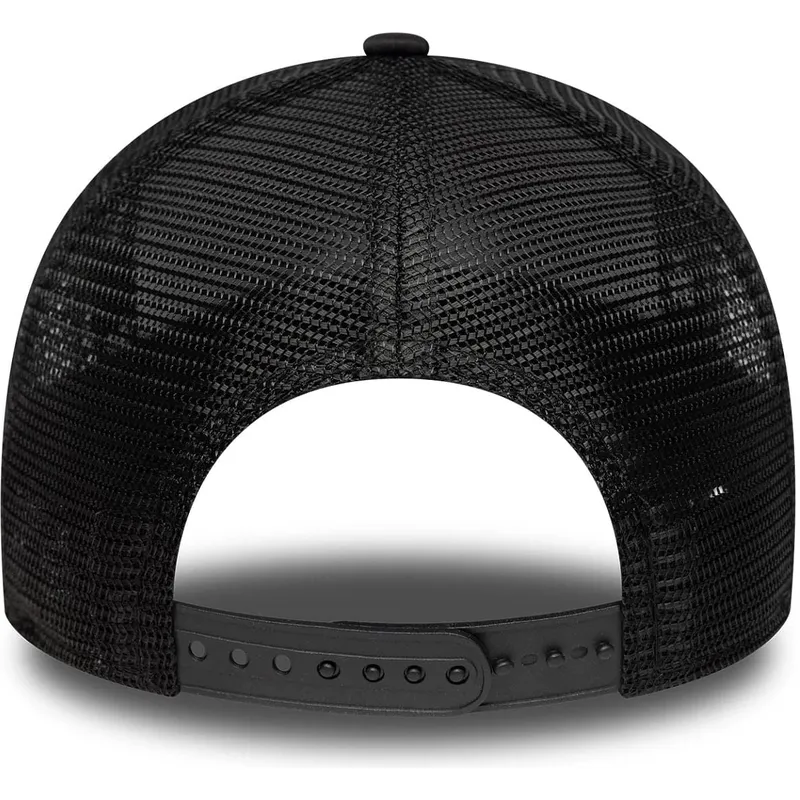 svart-trucker-keps-a-frame-graphic-patch-fran-new-era