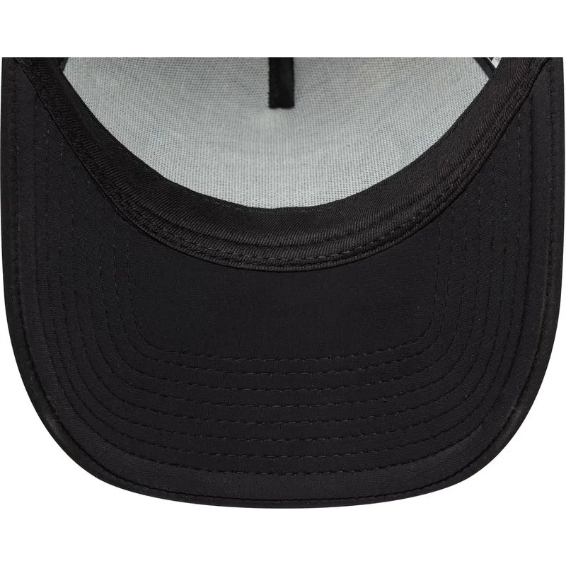 svart-trucker-keps-a-frame-graphic-patch-fran-new-era