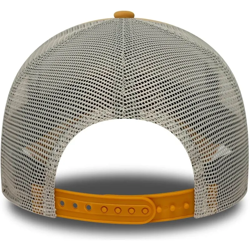 beige-trucker-keps-a-frame-graphic-patch-fran-new-era