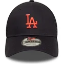 justerbar-marinbla-truckerkeps-med-rod-logotyp-9forty-homefield-los-angeles-dodgers-mlb-fran-new-era