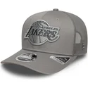 gra-trucker-keps-med-gra-logotyp-9seventy-stretch-snap-tonal-fran-los-angeles-lakers-nba-av-new-era