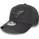 chicago-bulls-nba-new-era-gra-snapback-bojd-keps-med-gra-e-frame-tonal-outline-logotyp