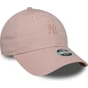 justerbar-rosa-bojd-keps-for-kvinnor-med-rosa-logotyp-9twenty-mini-washed-fran-new-york-yankees-mlb-av-new-era
