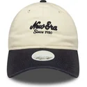 beige-och-marinbla-justerbar-damkeps-9twenty-fran-new-era