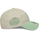 beige-och-gron-justerbar-kurvad-keps-for-kvinnor-9twenty-world-series-cooperstown-los-angeles-dodgers-mlb-fran-new-era