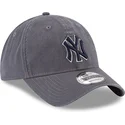 gra-bojd-justerbar-keps-med-bla-logotyp-9twenty-core-classics-fran-new-york-yankees-mlb-av-new-era