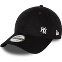 svart-bojd-justerbar-keps-9forty-flawless-cord-fran-new-york-yankees-mlb-av-new-era