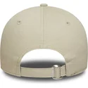 beige-justerbar-bojd-keps-med-beige-los-angeles-dodgers-mlb-9forty-icon-dragon-logga-fran-new-era