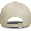 beige-justerbar-bojd-keps-med-brunt-logo-9forty-ombre-infill-av-new-york-yankees-mlb-fran-new-era