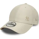 bojd-beige-justerbar-keps-med-beige-logotyp-9forty-tonal-flawless-fran-new-york-yankees-mlb-av-new-era
