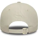 bojd-beige-justerbar-keps-med-beige-logotyp-9forty-tonal-flawless-fran-new-york-yankees-mlb-av-new-era