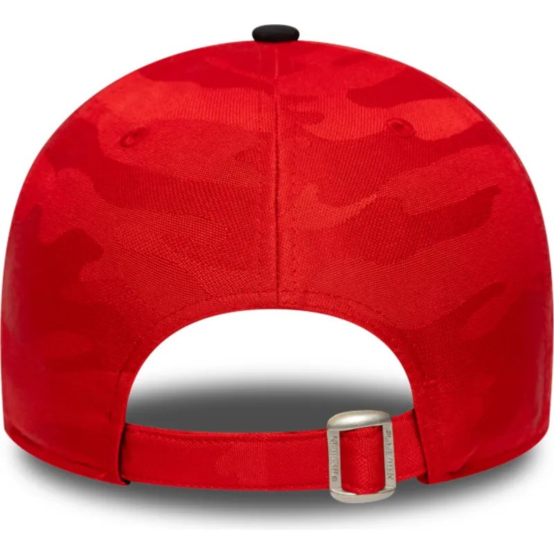 svart-och-rod-justerbar-kurvad-keps-9forty-logo-fran-ducati-motor-motogp-av-new-era