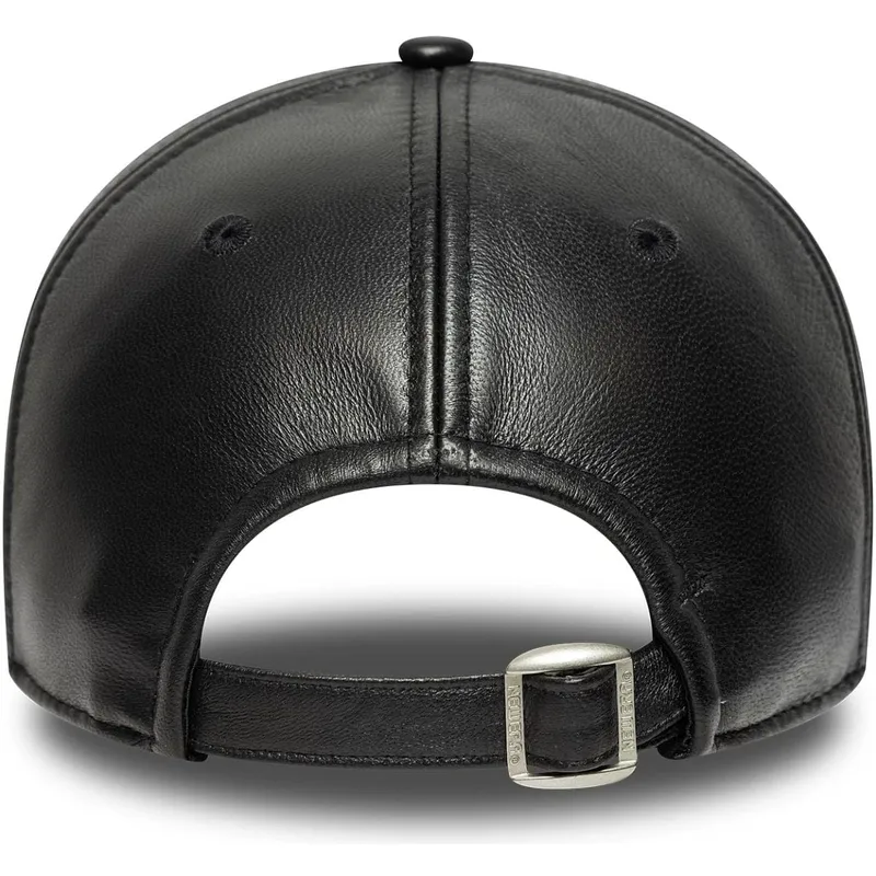 svart-bojd-justerbar-keps-9twenty-leather-fran-new-york-yankees-mlb-av-new-era