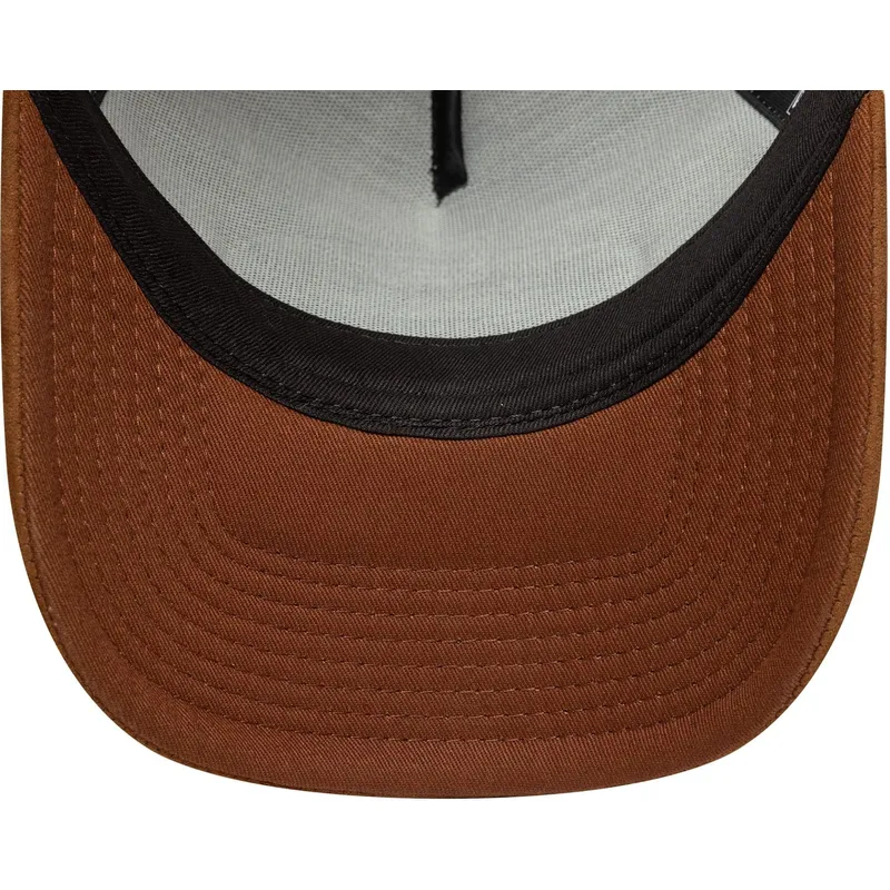 brun-trucker-keps-a-frame-suede-oval-patch-fran-new-era