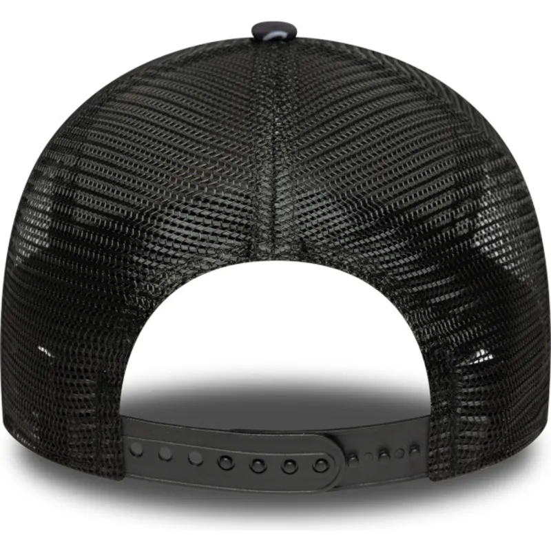 svart-trucker-keps-a-frame-all-over-print-fran-manchester-united-football-club-premier-league-av-new-era