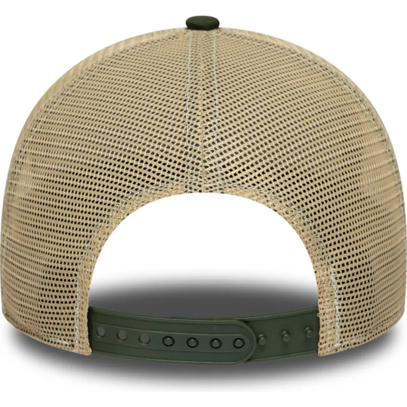 brun-och-gron-trucker-keps-a-frame-animal-patch-med-buffel-fran-new-era