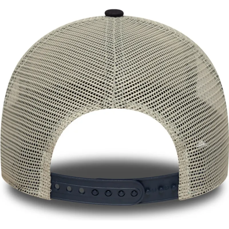 gorra-trucker-beige-och-marinbla-a-frame-animal-patch-med-anka-fran-new-era