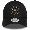 svart-justerbar-kurvad-keps-for-dam-9forty-leopard-infill-fran-new-york-yankees-mlb-av-new-era
