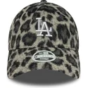 svart-justerbar-bojd-keps-for-kvinnor-9forty-cosy-animal-los-angeles-dodgers-mlb-fran-new-era