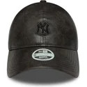 svart-bojd-justerbar-keps-for-dam-med-svart-logotyp-9twenty-tonal-fran-new-york-yankees-mlb-av-new-era