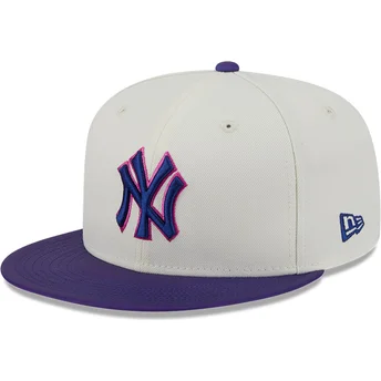 New York Yankees MLB 59FIFTY CLR DVLP beige och violett justerbar flat keps från New Era