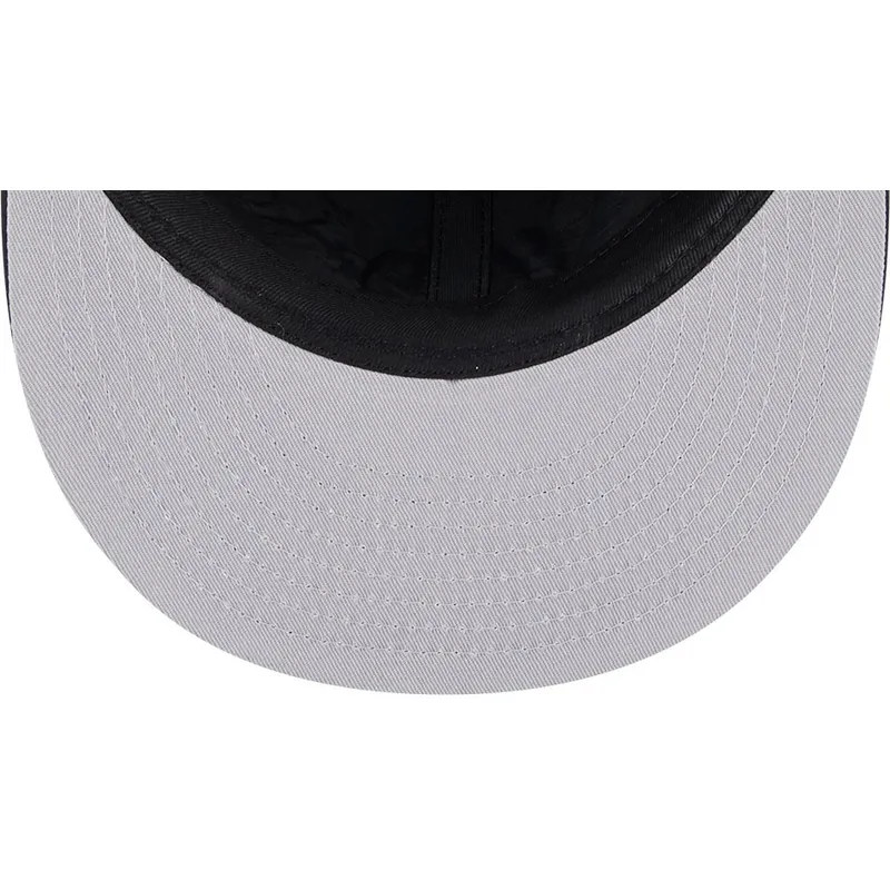 svart-platt-keps-justerad-59fifty-winter-dog-ear-fran-boston-red-sox-mlb-av-new-era