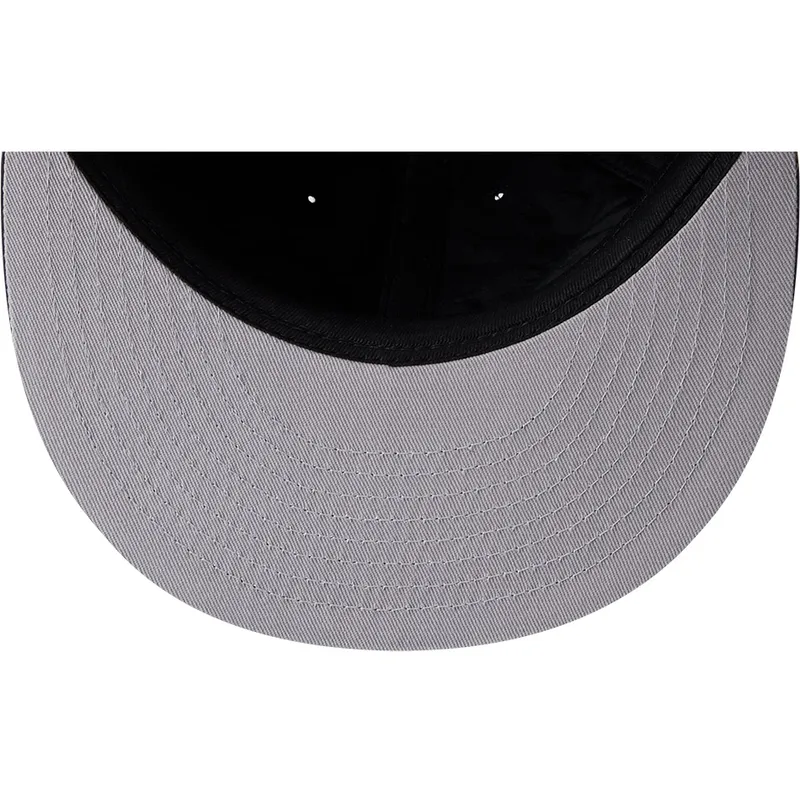 svart-platt-keps-justerad-59fifty-winter-dog-ear-fran-new-york-yankees-mlb-av-new-era