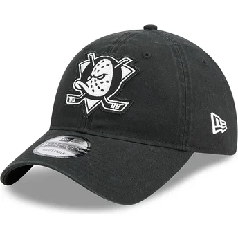Justerbar svart böjd keps 9TWENTY Stamp Anaheim Ducks NHL från New Era