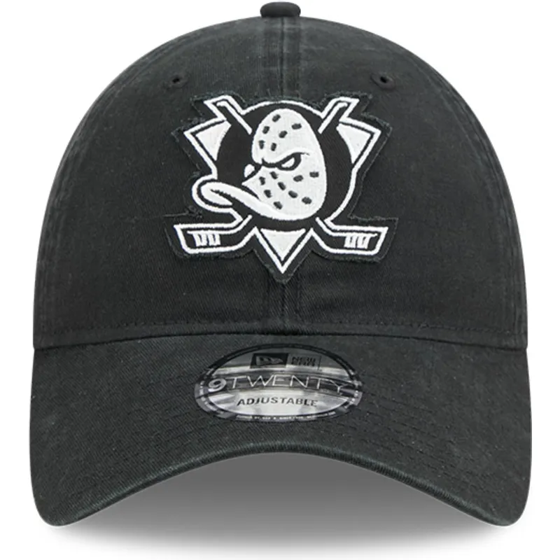 svart-bojd-justerbar-keps-9twenty-stamp-fran-anaheim-ducks-nhl-av-new-era
