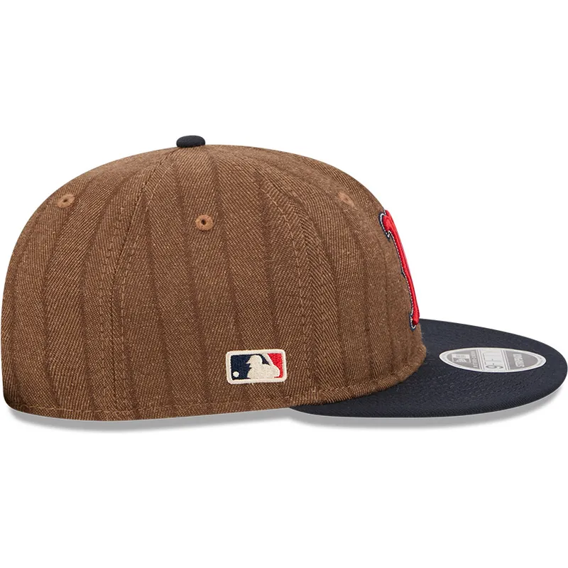 brun-och-marinbla-justerbar-platt-keps-9fifty-retro-crown-wool-pinstripe-fran-boston-red-sox-mlb-av-new-era