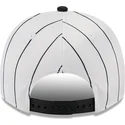 vit-och-svart-bojd-keps-snapback-9fifty-a-frame-satin-pinstripe-fran-chicago-white-sox-mlb-av-new-era