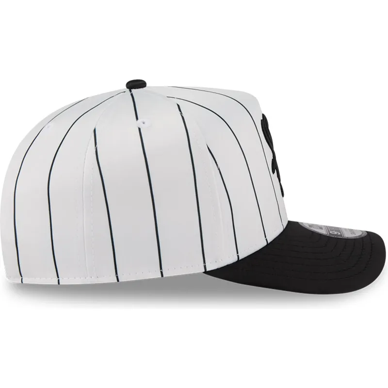 vit-och-svart-bojd-keps-snapback-9fifty-a-frame-satin-pinstripe-fran-chicago-white-sox-mlb-av-new-era