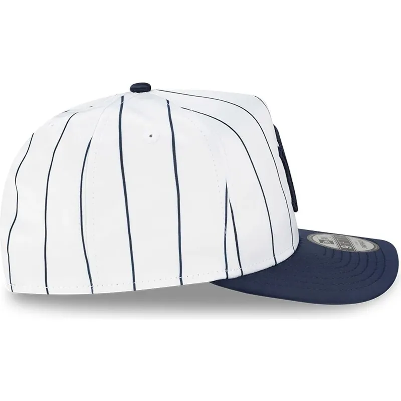 vit-och-marinbla-kurvad-keps-snapback-9fifty-a-frame-satin-pinstripe-new-york-yankees-mlb-fran-new-era